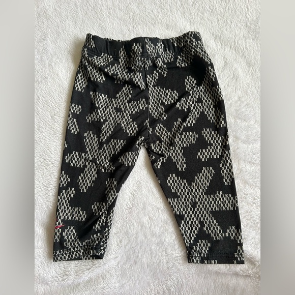 Nike Leggings​ - Picture 2 of 3